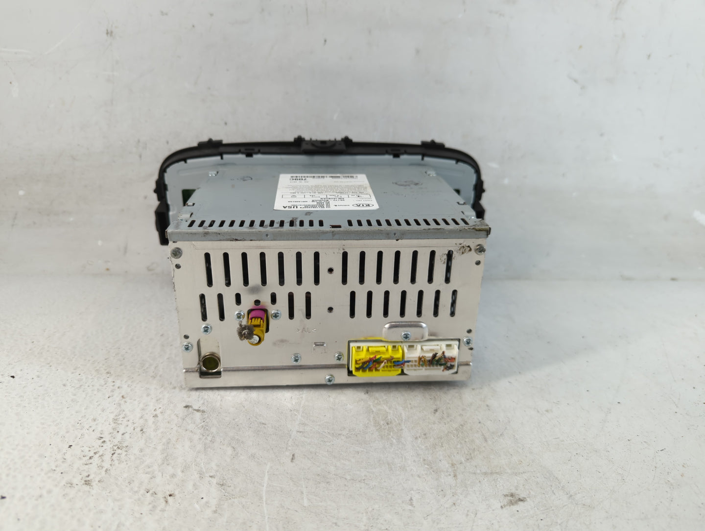 2014-2016 Kia Soul Radio AM FM Cd Player Receiver Replacement P/N:96170-B2090CA Fits Fits 2014 2015 2016 OEM Used Auto Parts - Oemusedautoparts1.com
