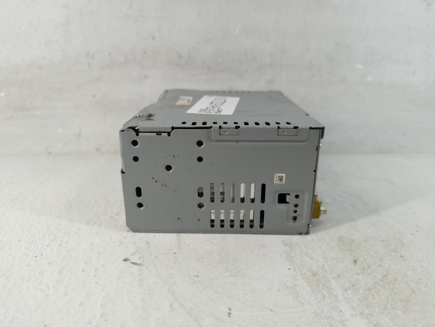 2017-2019 Lincoln Mkc Radio AM FM Cd Player Receiver Replacement P/N:GJ7T-19C107-DE Fits Fits 2017 2018 2019 OEM Used Auto Parts - Oemusedautoparts1.com