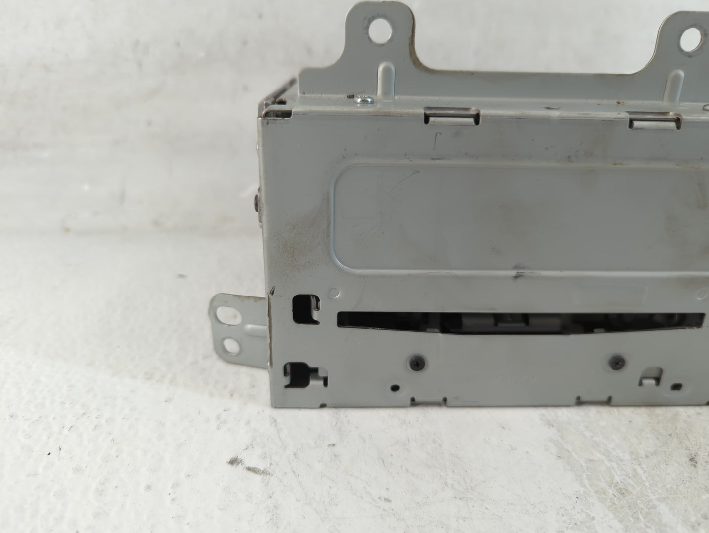 2013-2016 Chevrolet Cruze Radio AM FM Cd Player Receiver Replacement P/N:22976137 Fits Fits 2013 2014 2015 2016 OEM Used Auto Parts - Oemusedautoparts1.com