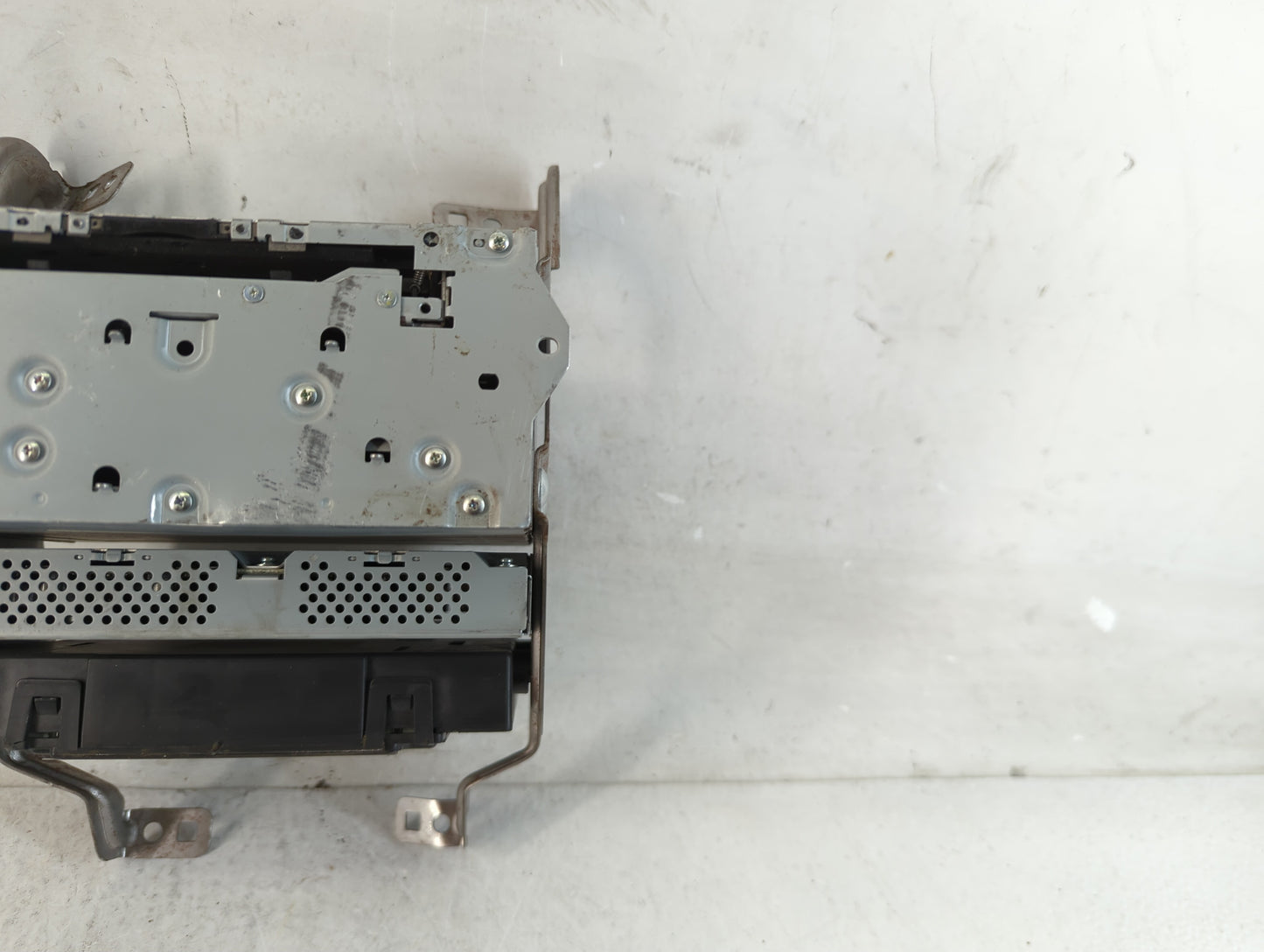2017-2020 Nissan Pathfinder Radio AM FM Cd Player Receiver Replacement P/N:28330 9PB0A Fits Fits 2017 2018 2019 2020 OEM Used Auto Parts - Oemusedautoparts1.com