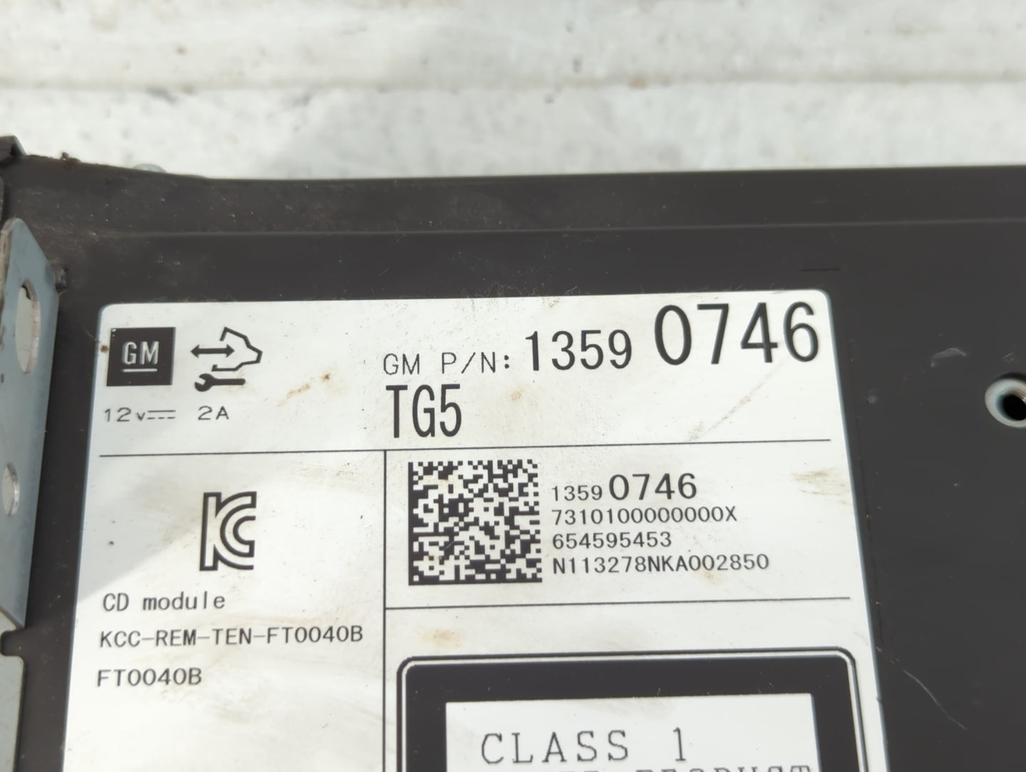 2015 Chevrolet Suburban 1500 Radio AM FM Cd Player Receiver Replacement P/N:13590746 Fits Fits 2014 OEM Used Auto Parts - Oemusedautoparts1.com