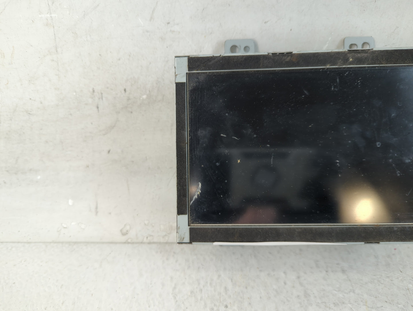 2014-2016 Kia Cadenza Information Display Screen - Oemusedautoparts1.com