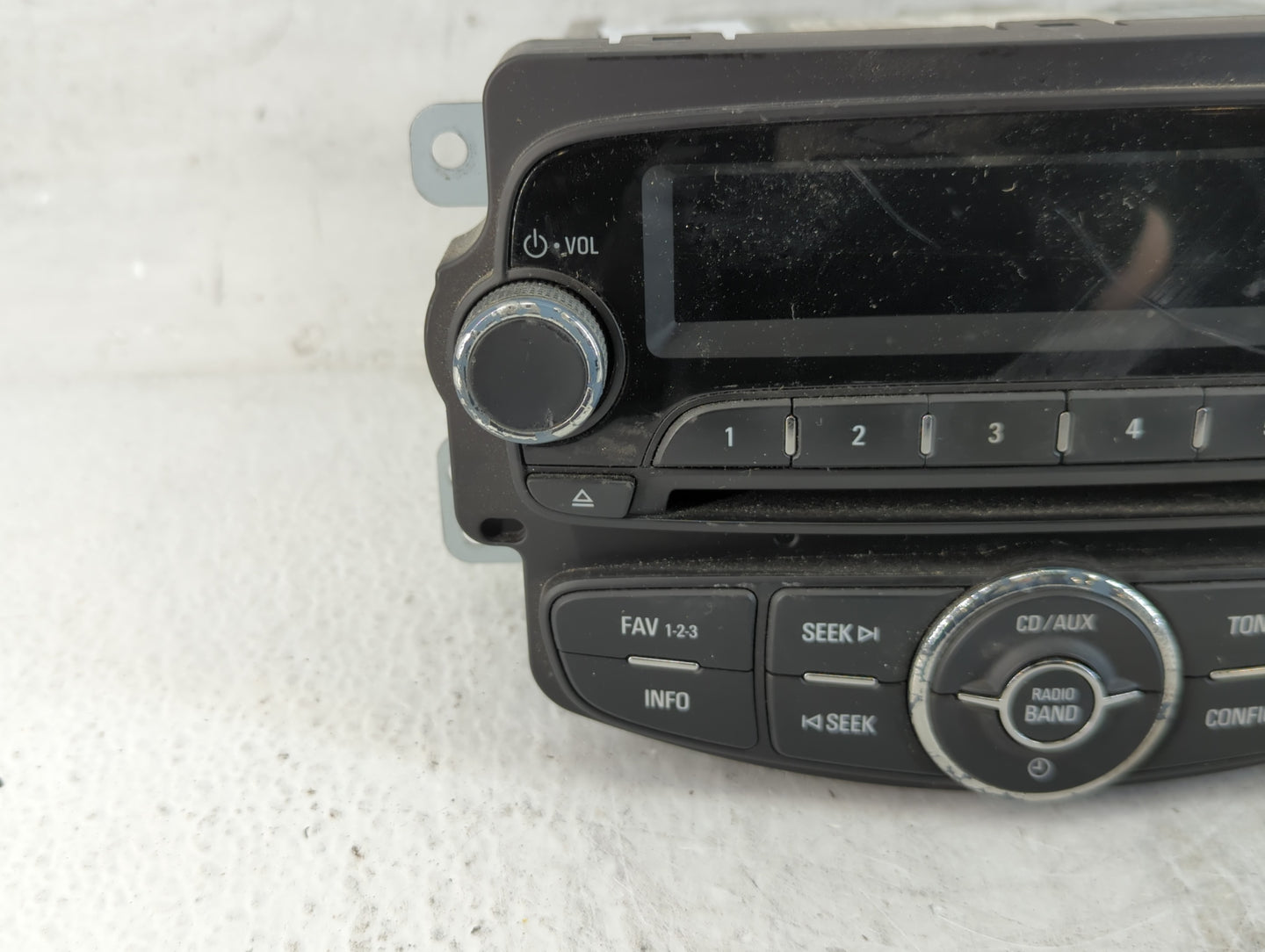 2013 Chevrolet Sonic Radio AM FM Cd Player Receiver Replacement P/N:95315734 95242290 Fits OEM Used Auto Parts - Oemusedautoparts1.com