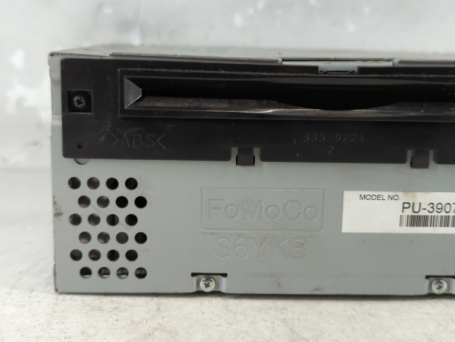 2014-2015 Lincoln Mkx Radio AM FM Cd Player Receiver Replacement P/N:ET4T-19C107-MA Fits Fits 2013 2014 2015 OEM Used Auto Parts - Oemusedautoparts1.com