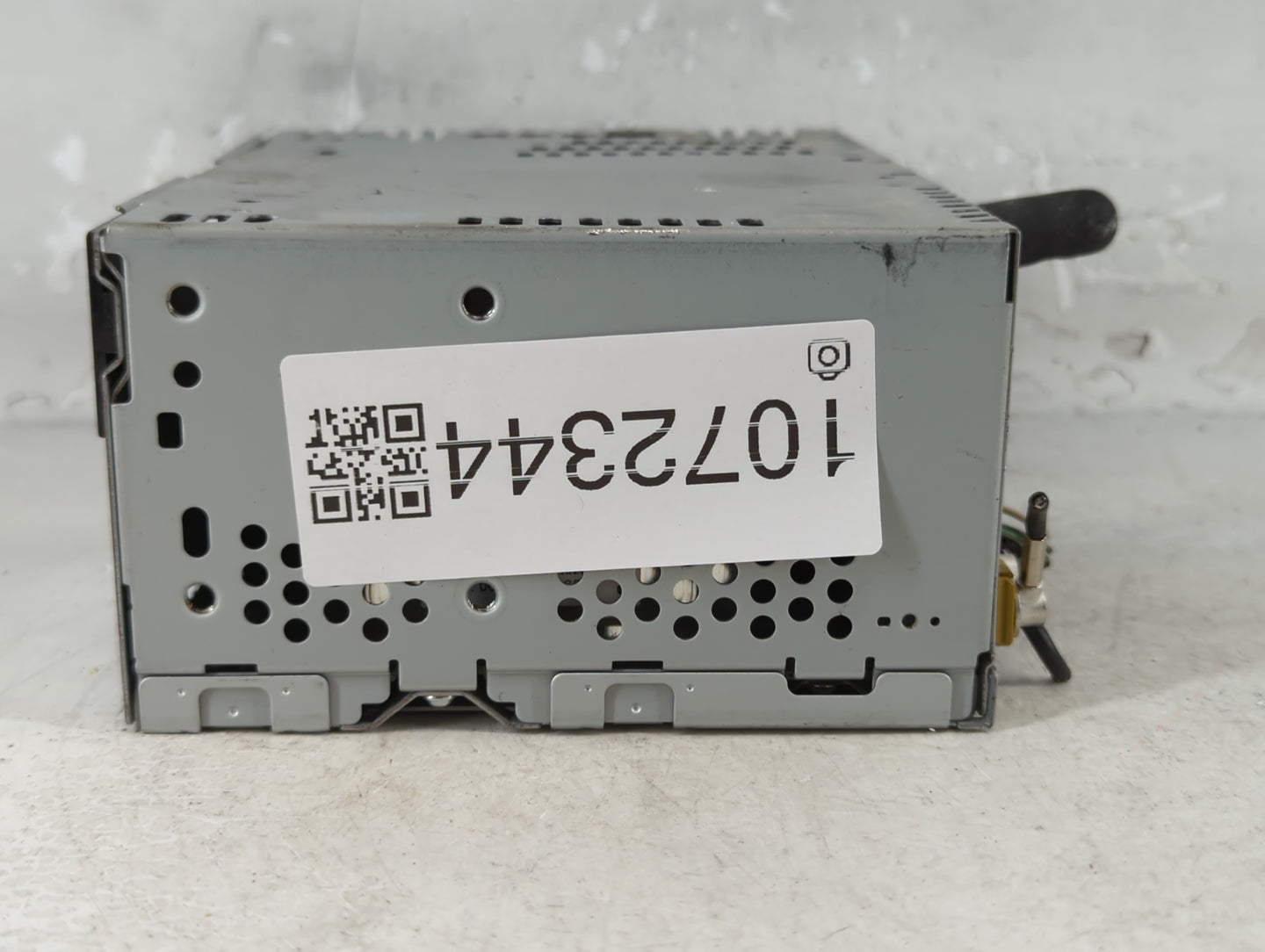 2014-2015 Lincoln Mkx Radio AM FM Cd Player Receiver Replacement P/N:ET4T-19C107-MA Fits Fits 2013 2014 2015 OEM Used Auto Parts - Oemusedautoparts1.com