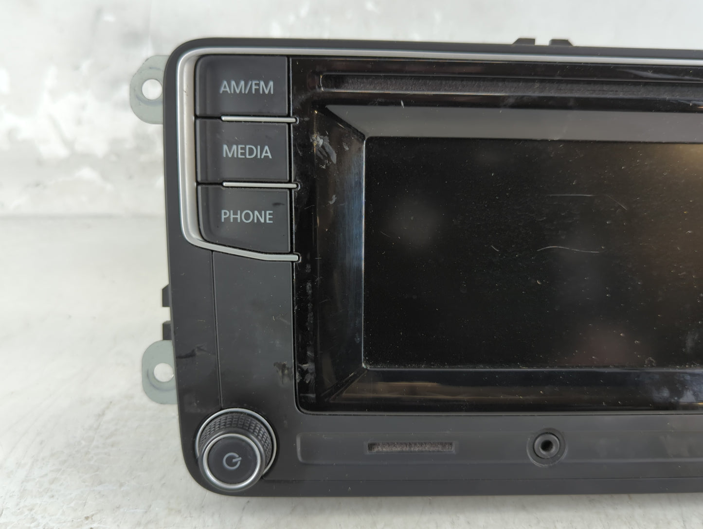 2016 Volkswagen Passat Radio AM FM Cd Player Receiver Replacement P/N:561 035 150 Fits Fits 2013 2014 2015 2017 OEM Used Auto Parts - Oemusedautoparts1.com