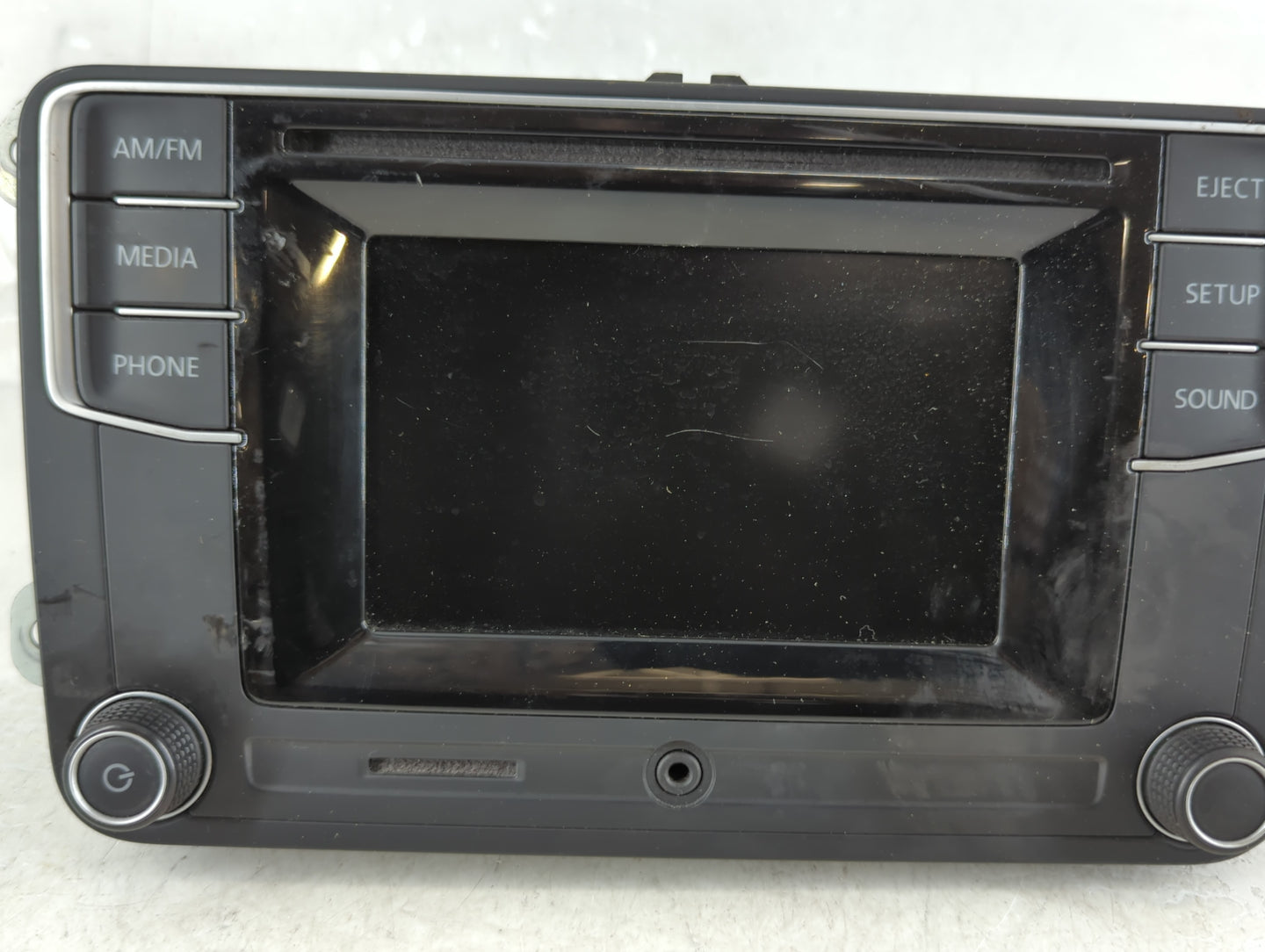 2016 Volkswagen Passat Radio AM FM Cd Player Receiver Replacement P/N:561 035 150 Fits Fits 2013 2014 2015 2017 OEM Used Auto Parts - Oemusedautoparts1.com