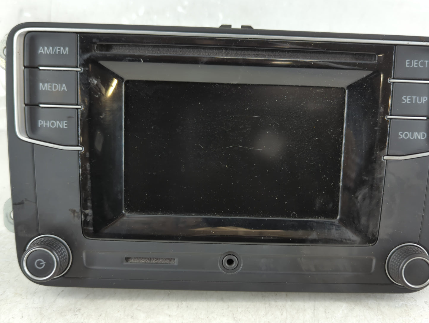 2016 Volkswagen Passat Radio AM FM Cd Player Receiver Replacement P/N:561 035 150 Fits Fits 2013 2014 2015 2017 OEM Used Auto Parts - Oemusedautoparts1.com