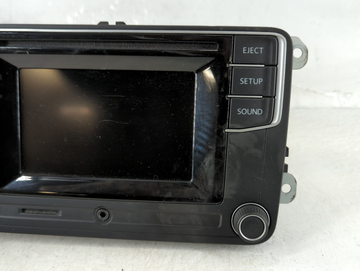 2016 Volkswagen Passat Radio AM FM Cd Player Receiver Replacement P/N:561 035 150 Fits Fits 2013 2014 2015 2017 OEM Used Auto Parts - Oemusedautoparts1.com