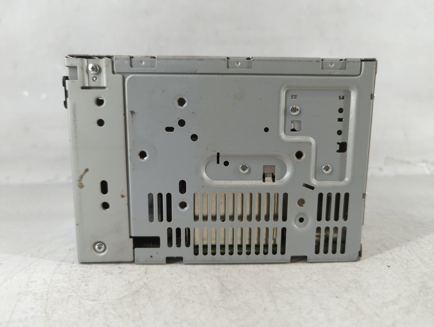 2011-2012 Ford Fusion Radio AM FM Cd Player Receiver Replacement P/N:BE5T-19C157-AB Fits Fits 2011 2012 OEM Used Auto Parts - Oemusedautoparts1.com