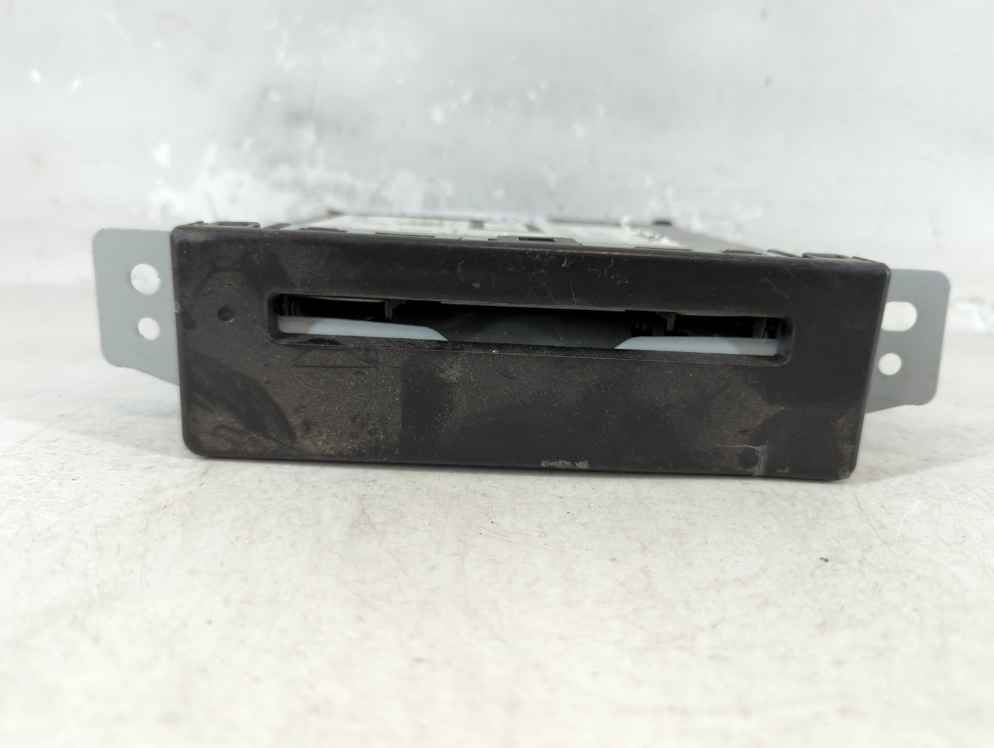 2014-2015 Chevrolet Silverado 1500 Radio AM FM Cd Player Receiver Replacement P/N:13594481 Fits Fits 2014 2015 OEM Used Auto Parts - Oemusedautoparts1.com