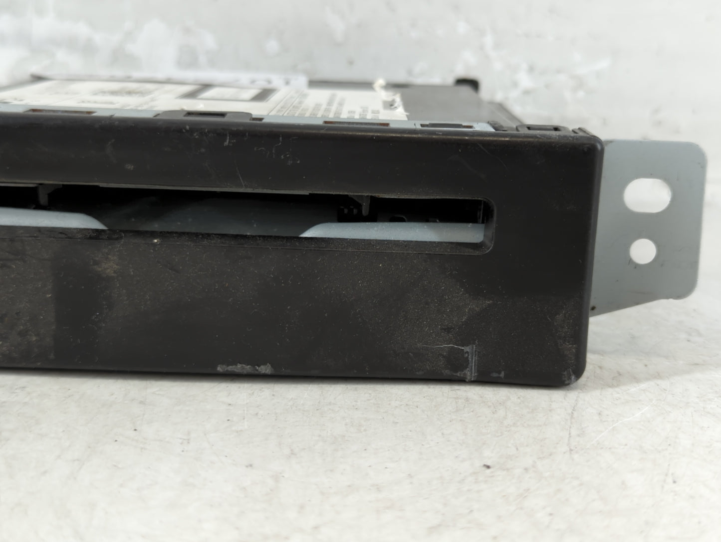 2014-2015 Chevrolet Silverado 1500 Radio AM FM Cd Player Receiver Replacement P/N:13594481 Fits Fits 2014 2015 OEM Used Auto Parts - Oemusedautoparts1.com