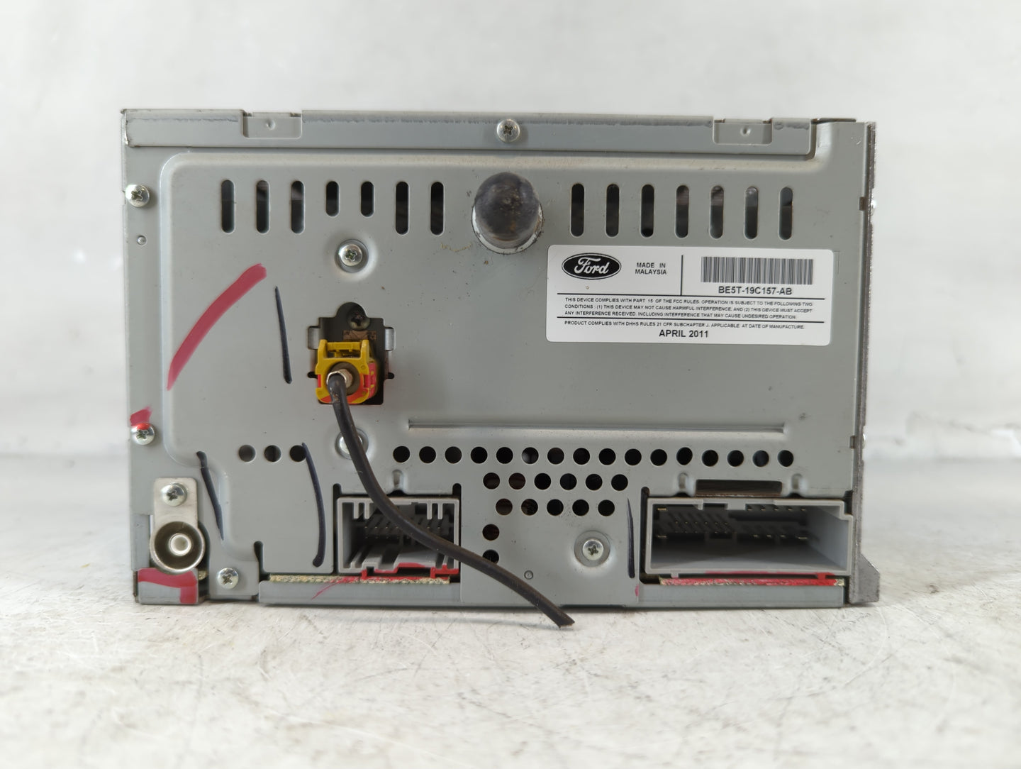 2010-2012 Ford Fusion Radio AM FM Cd Player Receiver Replacement P/N:BE5T-19C157-AB Fits Fits 2010 2011 2012 OEM Used Auto Parts - Oemusedautoparts1.com