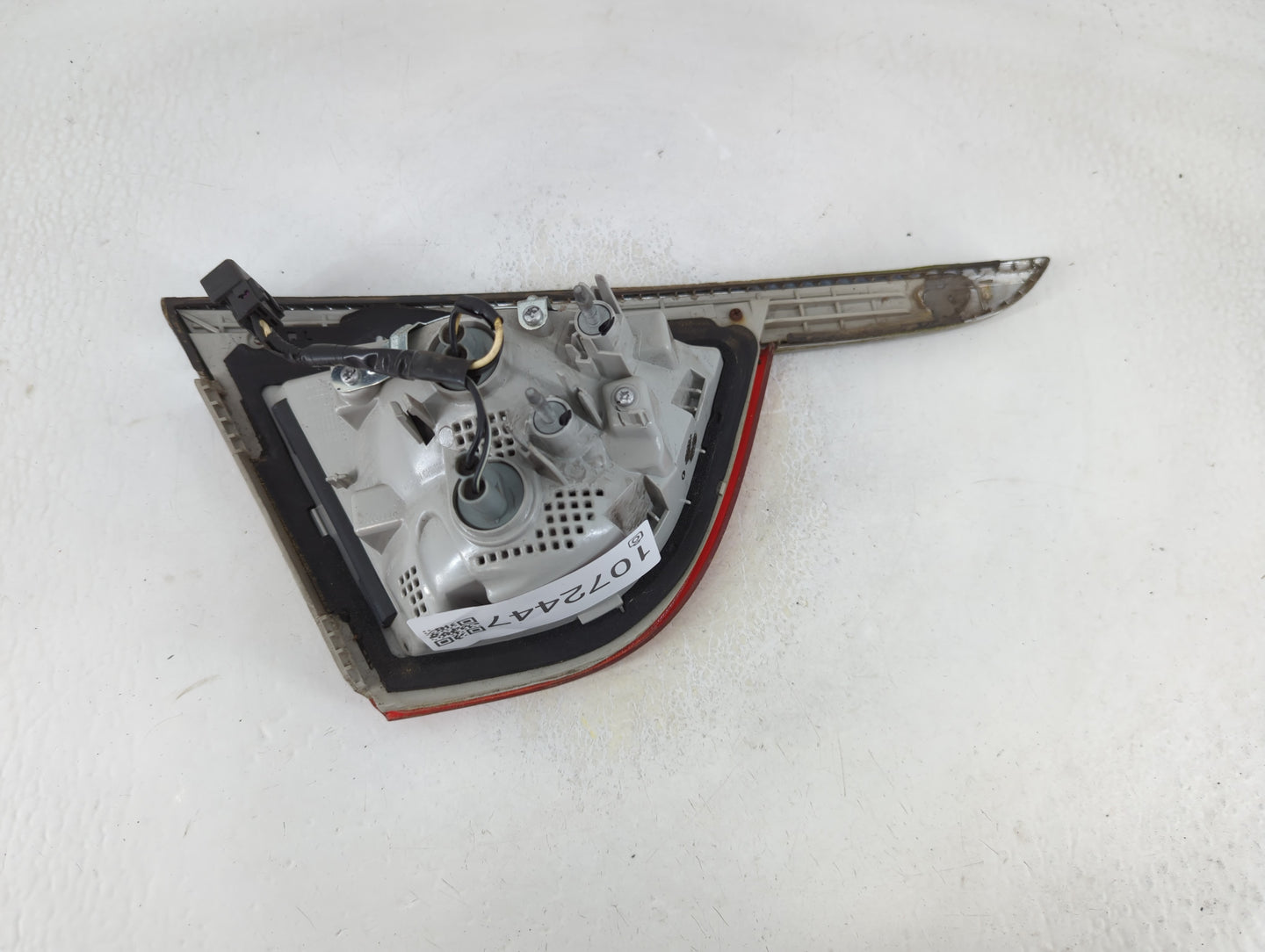 2012-2017 Buick Verano Tail Light Assembly Passenger Right OEM P/N:22945001 Fits Fits 2012 2013 2014 2015 2016 2017 OEM Used Auto Parts - Oemusedautoparts1.com