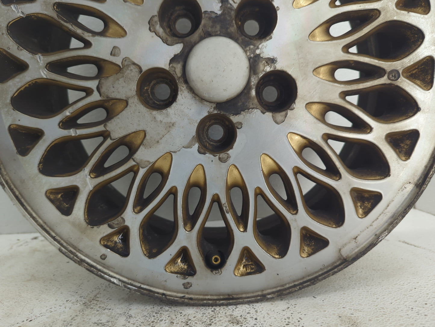 1996-1997 Chrysler Town & Country Oem Wheel Rim