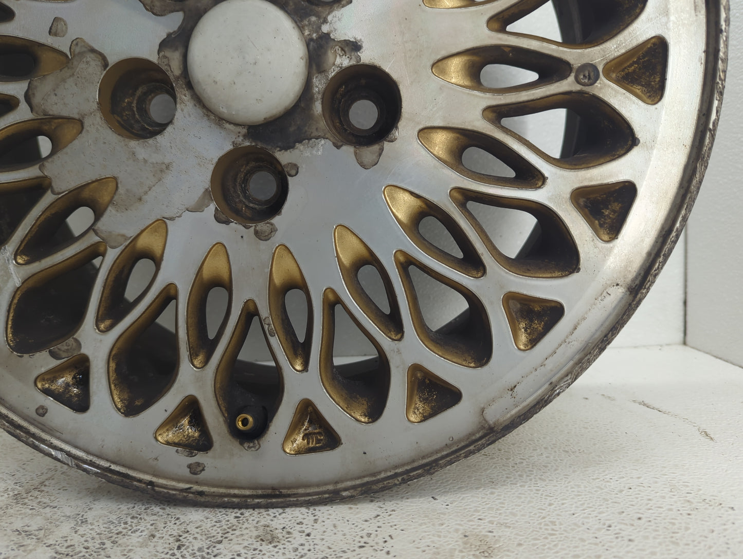 1996-1997 Chrysler Town & Country Oem Wheel Rim