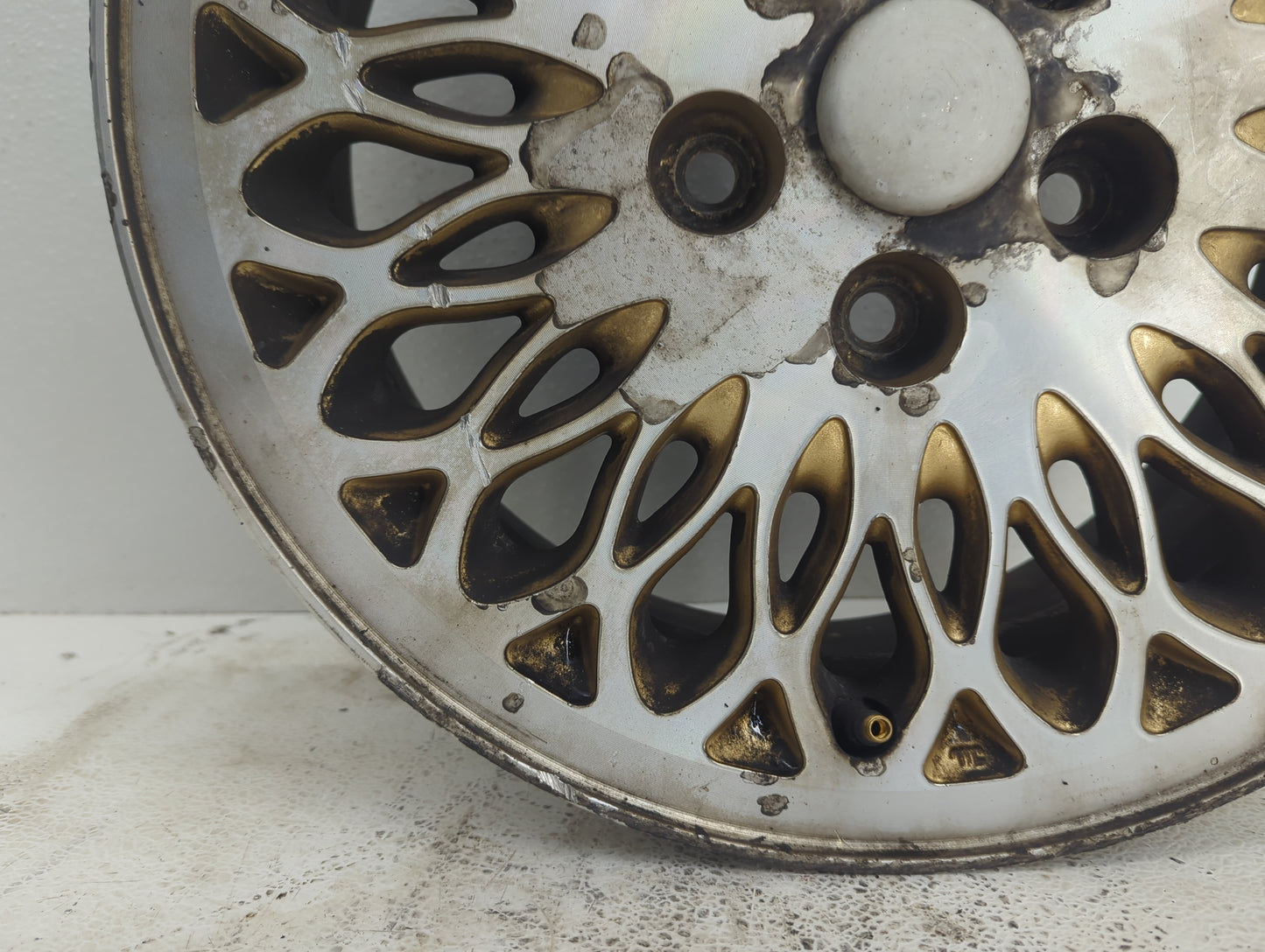 1996-1997 Chrysler Town & Country Oem Wheel Rim