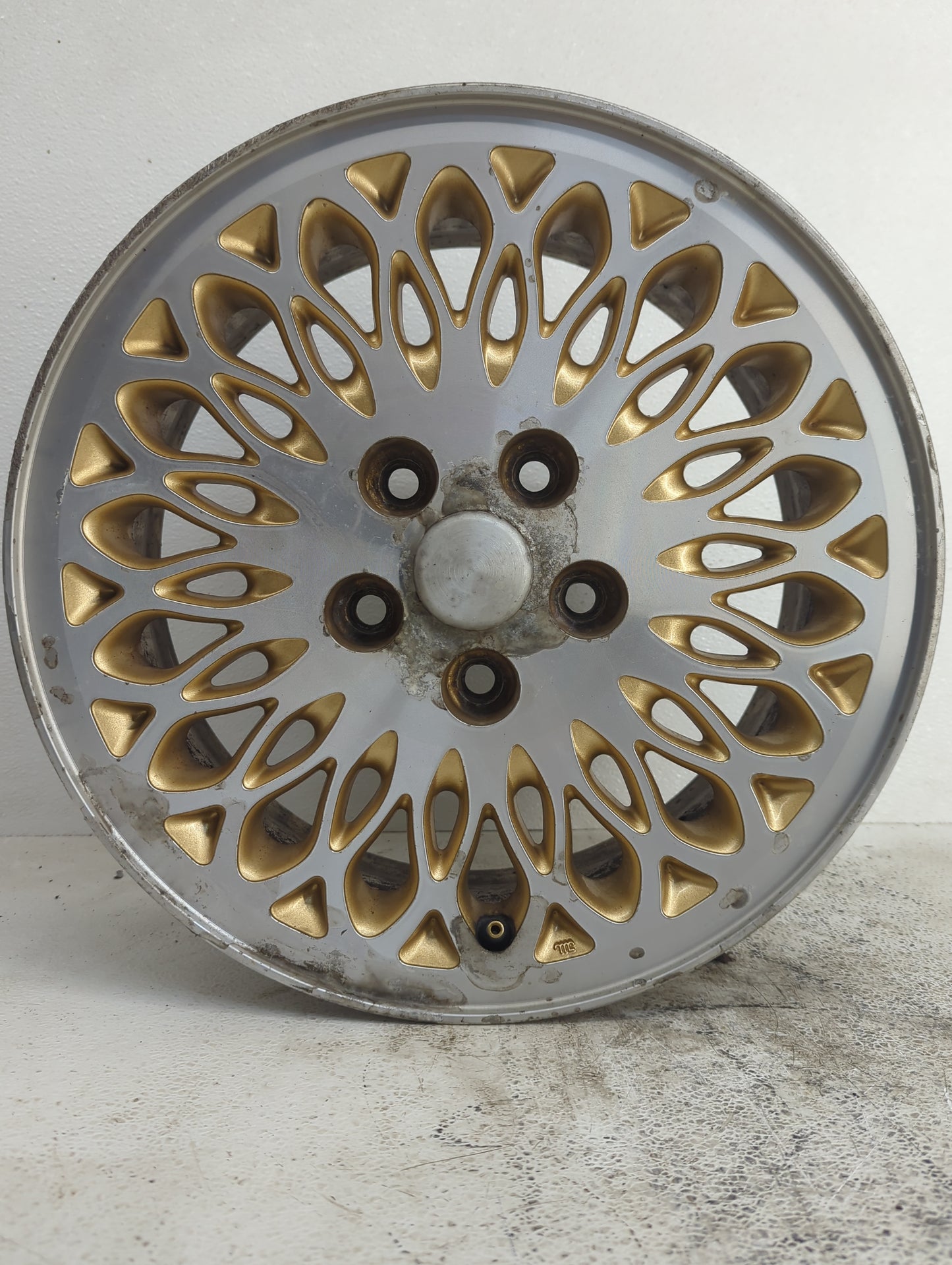 1996-1997 Chrysler Town & Country Oem Wheel Rim