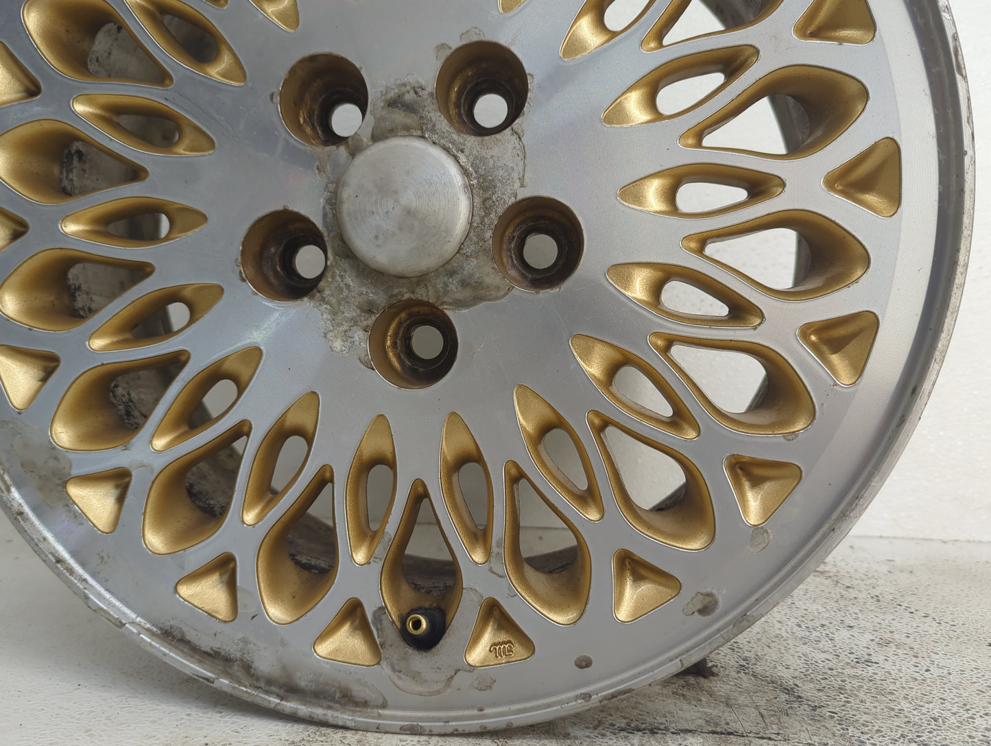 1996-1997 Chrysler Town & Country Oem Wheel Rim