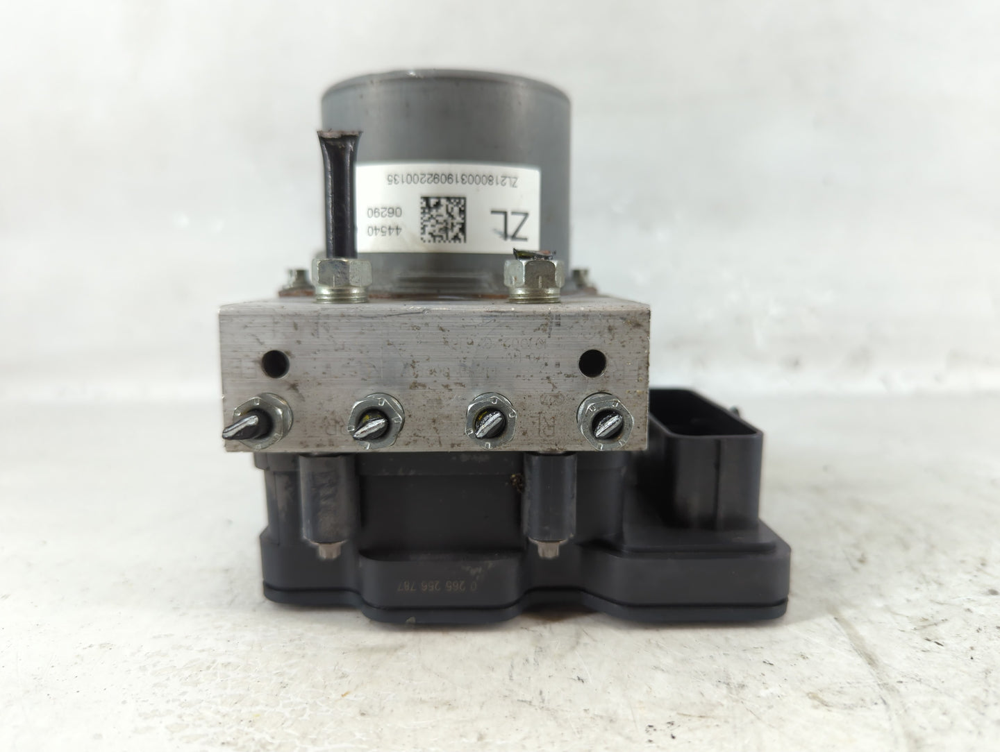 2018-2020 Toyota Camry ABS Pump Control Module Replacement P/N:44540 06290 Fits Fits 2018 2019 2020 OEM Used Auto Parts - Oemusedautoparts1.com