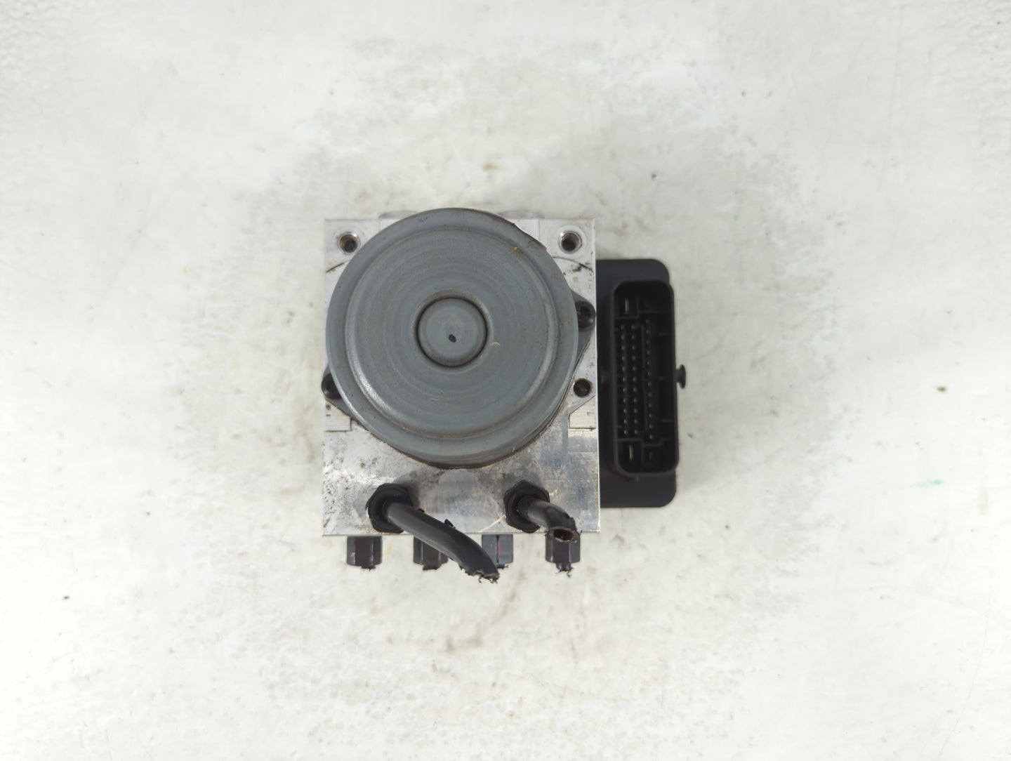 2021-2022 Kia Seltos ABS Pump Control Module Replacement P/N:58910-Q5100 Fits Fits 2021 2022 OEM Used Auto Parts - Oemusedautoparts1.com