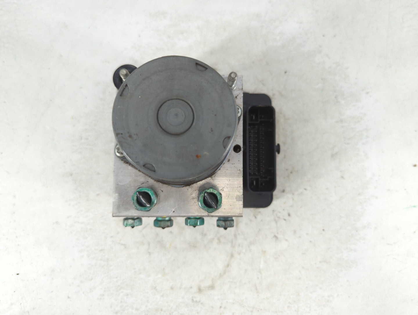 2019-2021 Chevrolet Malibu ABS Pump Control Module Replacement P/N:065055766 8476 7280 Fits Fits 2019 2020 2021 OEM Used Auto Parts - Oemusedautoparts1.com