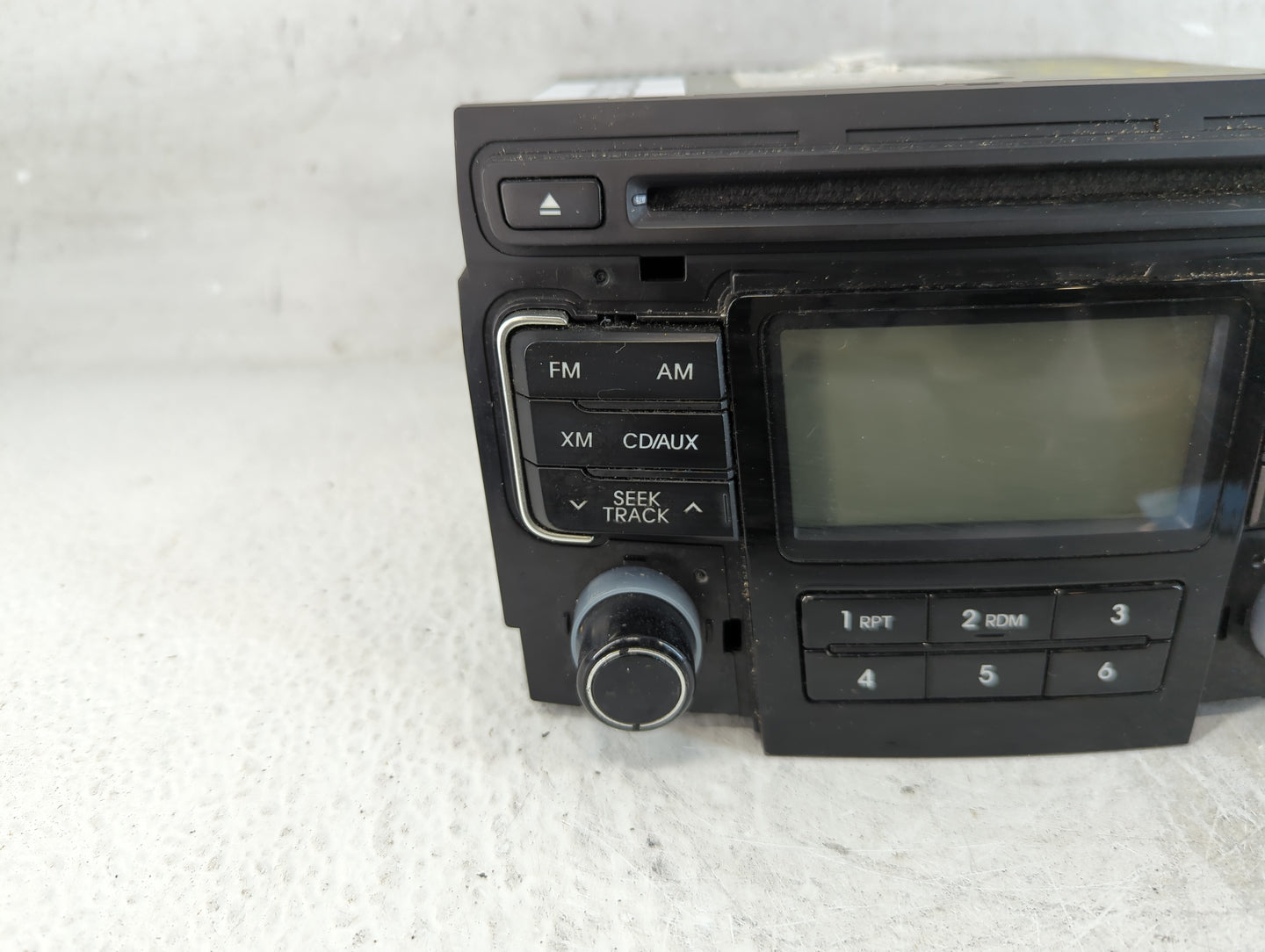 2011 Hyundai Sonata Sonata Radio AM FM Cd Player Receiver Replacement P/N:96180-3Q0014X Fits OEM Used Auto Parts - Oemusedautoparts1.com