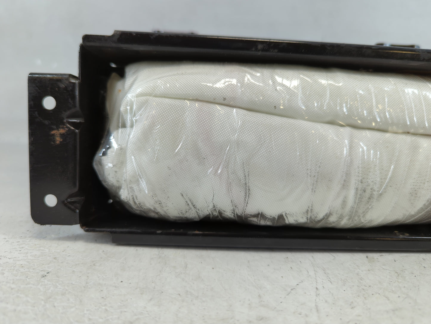 2003-2011 Chevrolet Express 3500 Air Bag Passenger Right Dashboard OEM P/N:AL682802G03FEJ Fits OEM Used Auto Parts - Oemusedautoparts1.com