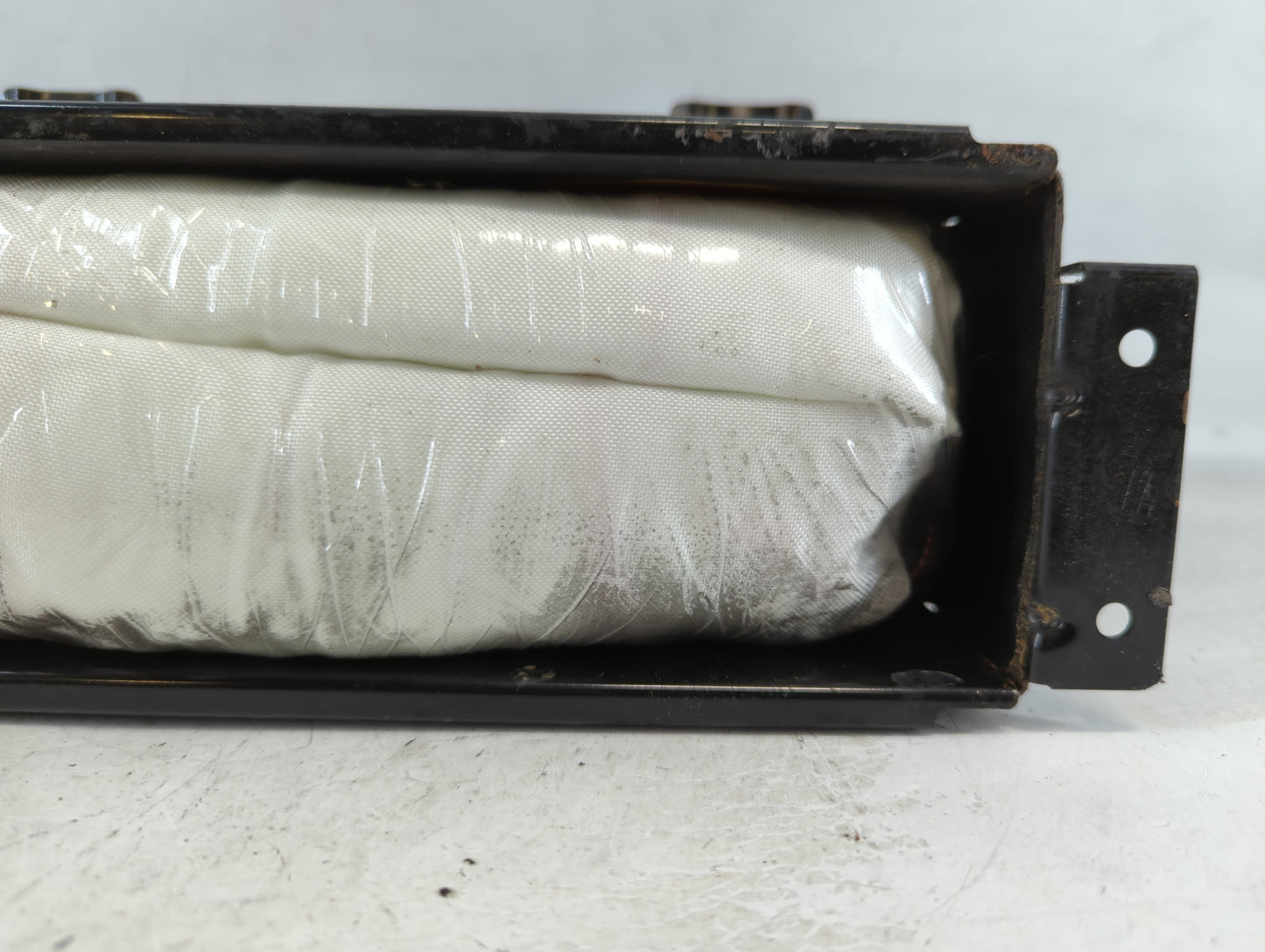 2003-2011 Chevrolet Express 3500 Air Bag Passenger Right Dashboard OEM P/N:AL682802G03FEJ Fits OEM Used Auto Parts - Oemusedautoparts1.com