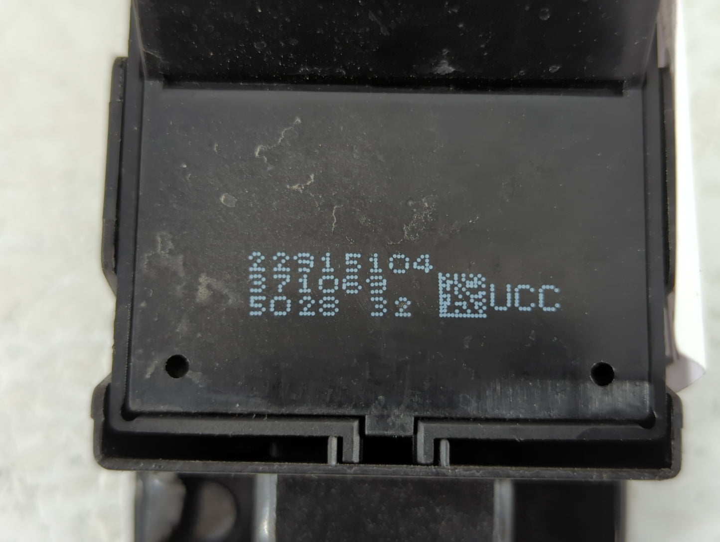 2014-2017 Buick Regal Master Power Window Switch Replacement Driver Side Left P/N:22915104 Fits Fits 2014 2015 2016 2017 2018 2019 OEM Used Auto Parts - Oemusedautoparts1.com