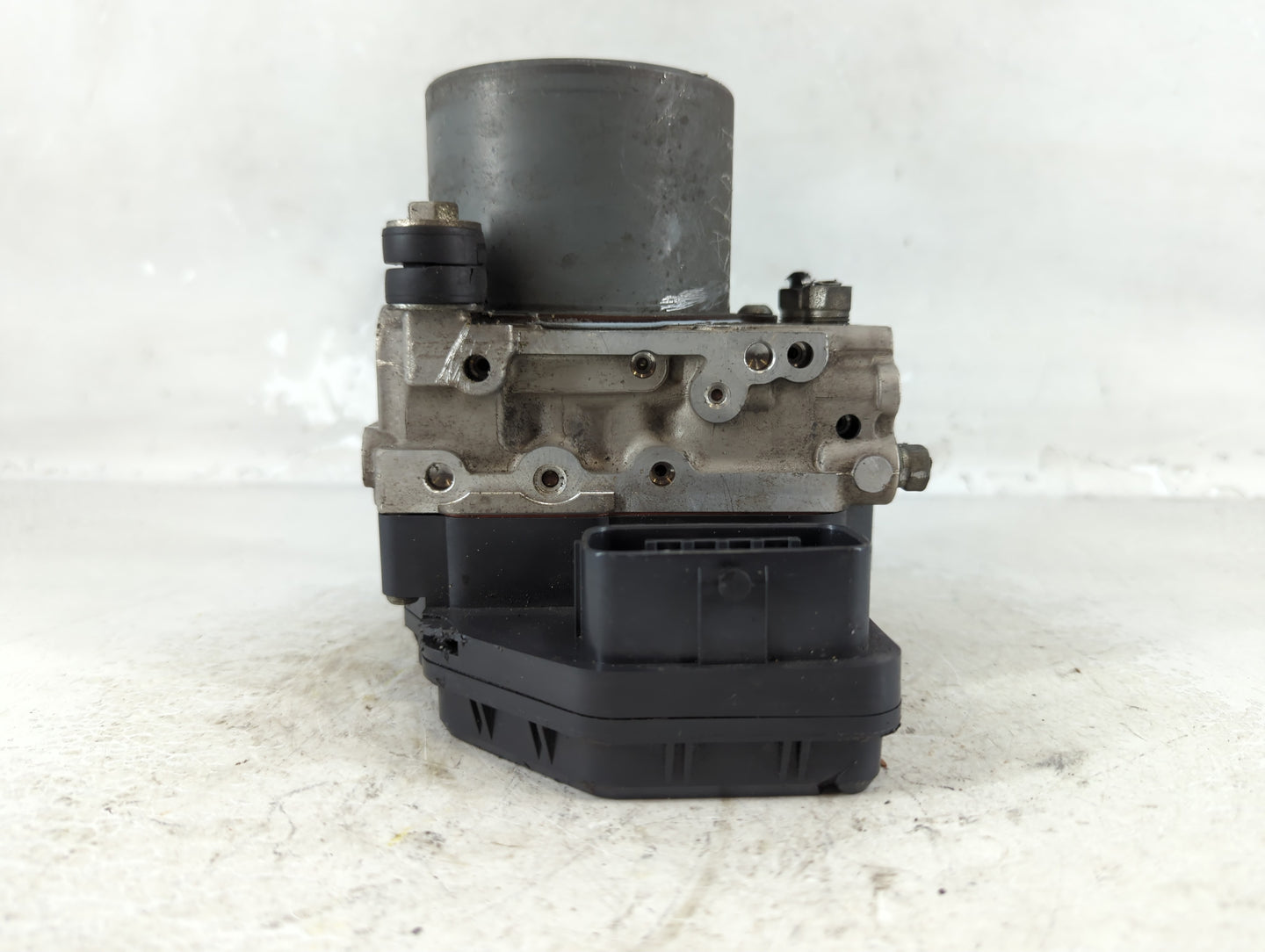 2011 Toyota Sienna ABS Pump Control Module Replacement P/N:89541-08170 133800-6190, 44540-08170 Fits OEM Used Auto Parts - Oemusedautoparts1.com