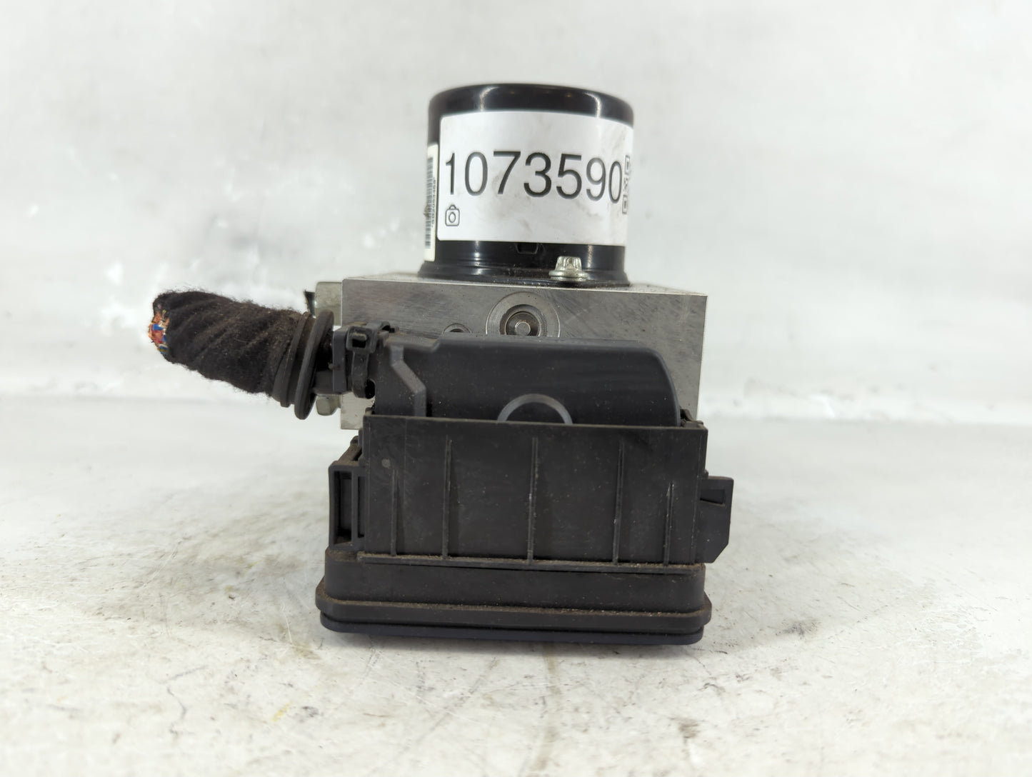 2011 Buick Regal ABS Pump Control Module Replacement P/N:22757649 Fits OEM Used Auto Parts - Oemusedautoparts1.com