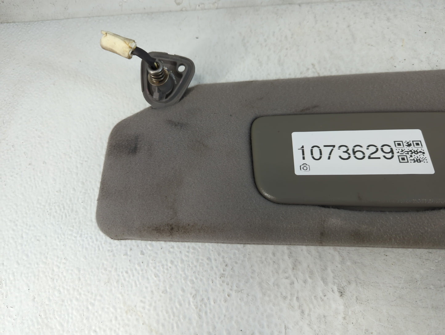 2019-2022 Chevrolet Silverado 1500 Sun Visor Shade Replacement Passenger Right Mirror Fits Fits 2019 2020 2021 2022 OEM Used Auto Parts