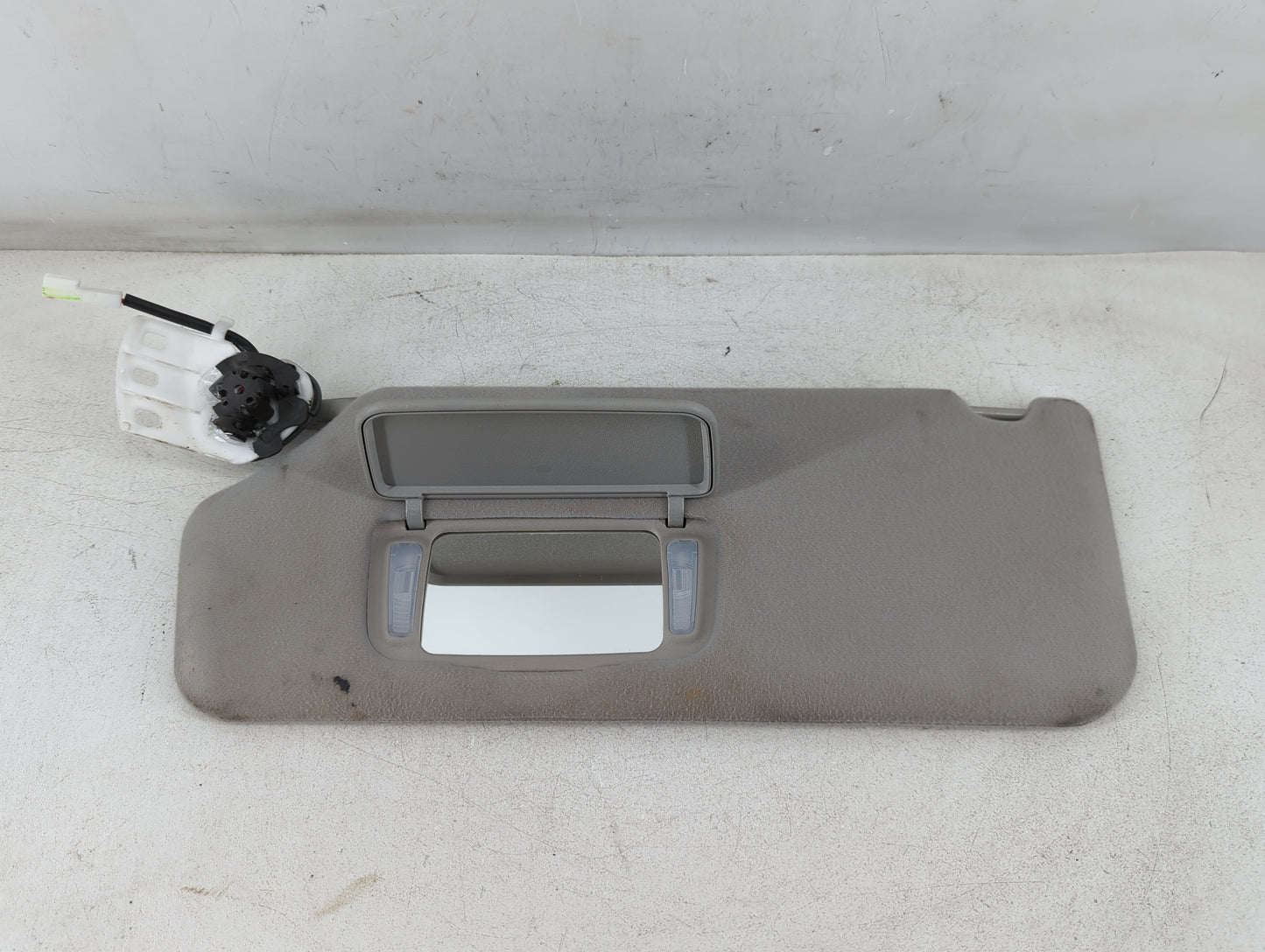 2011-2014 Toyota Sienna Sun Visor Shade Replacement Driver Left Mirror Fits Fits 2011 2012 2013 2014 OEM Used Auto Parts