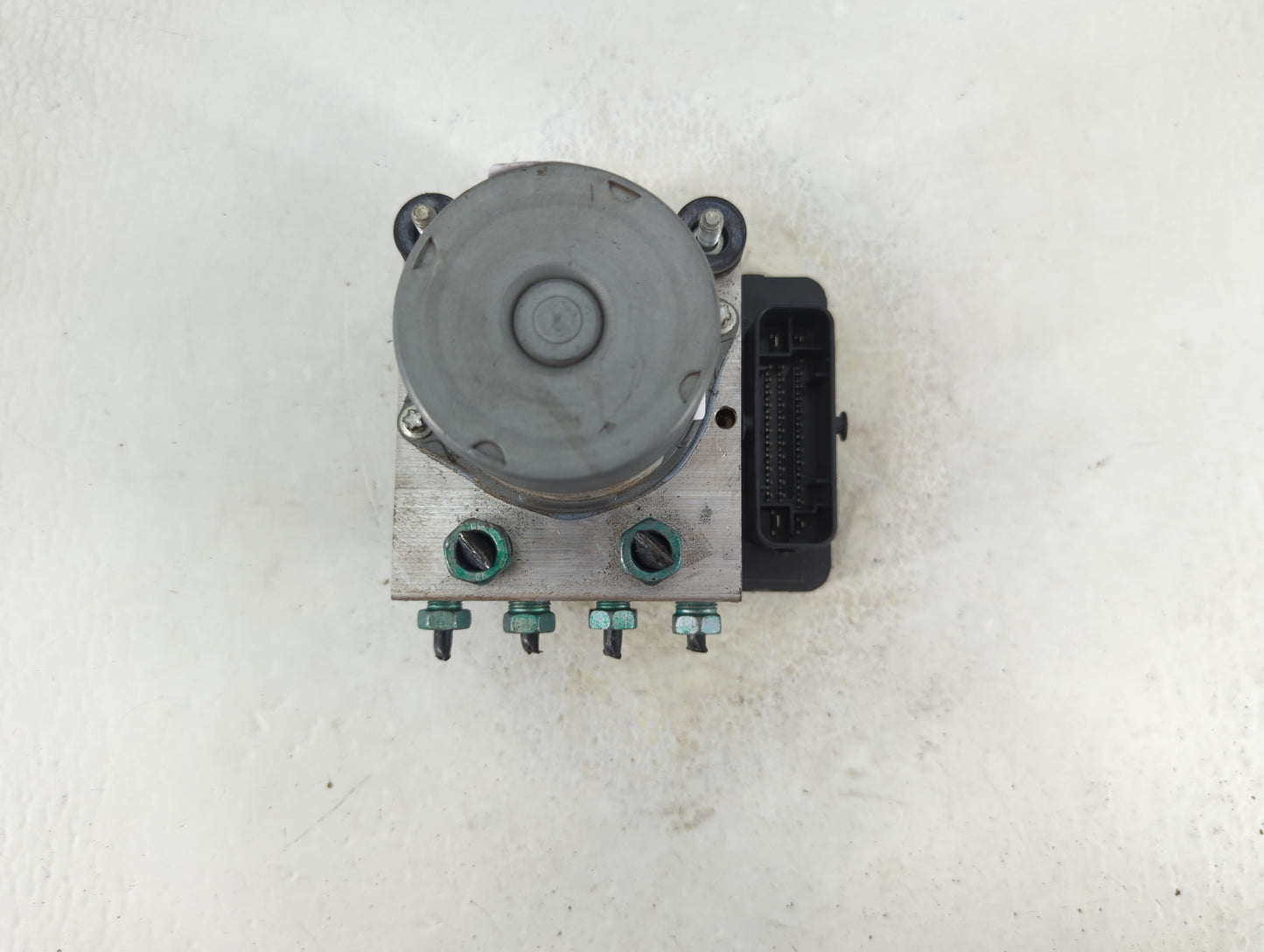 2019-2021 Chevrolet Malibu ABS Pump Control Module Replacement P/N:84767280 42776698 Fits Fits 2019 2020 2021 OEM Used Auto Parts - Oemusedautoparts1.com