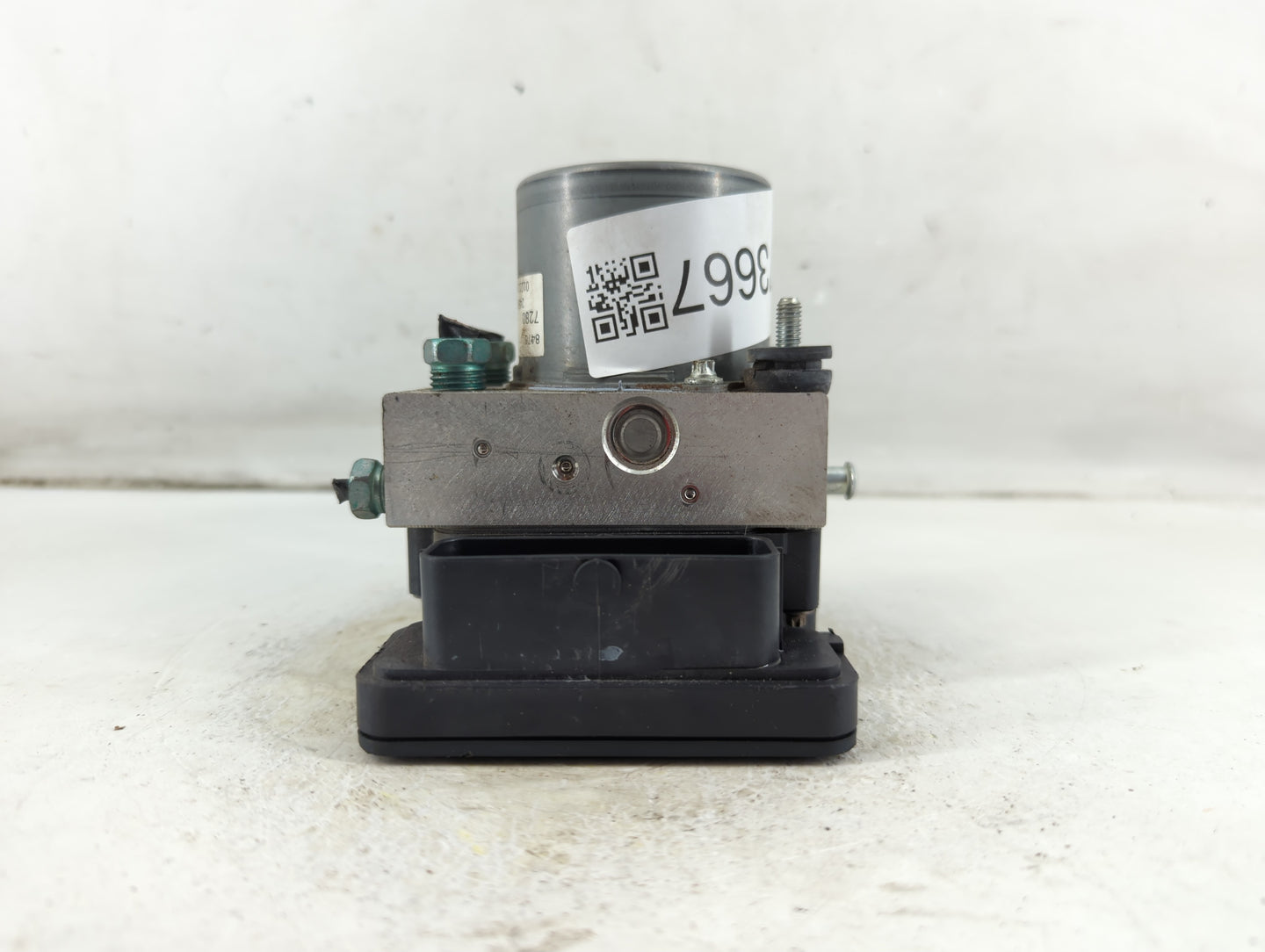 2019-2021 Chevrolet Malibu ABS Pump Control Module Replacement P/N:84767280 42776698 Fits Fits 2019 2020 2021 OEM Used Auto Parts - Oemusedautoparts1.com
