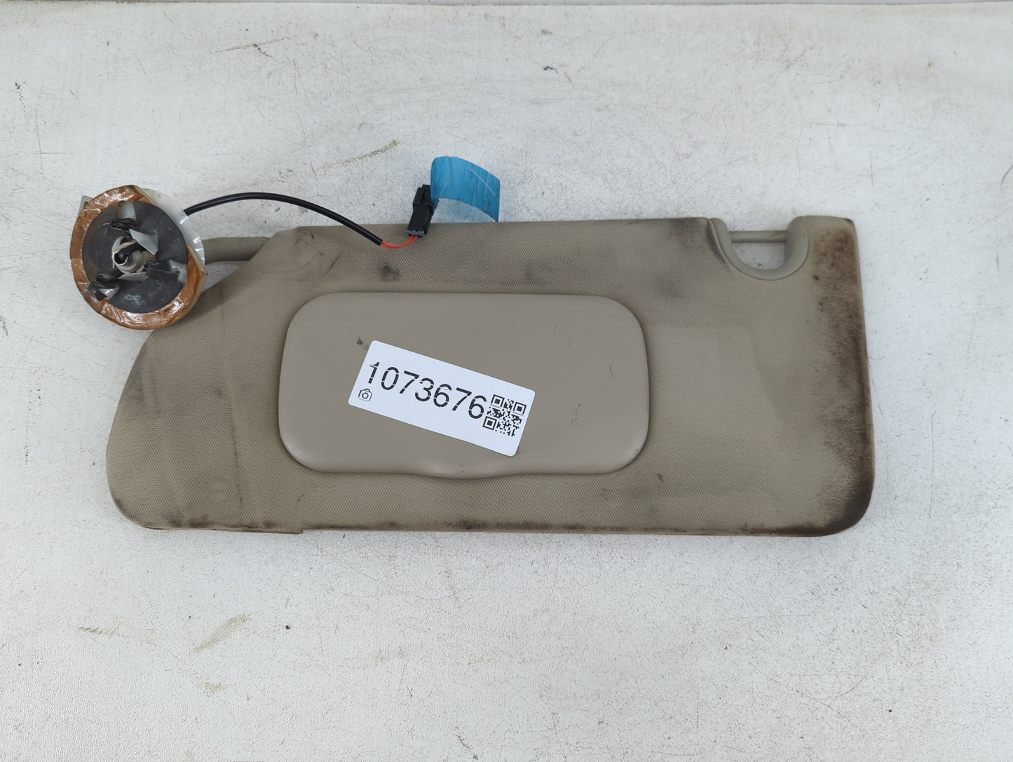 2008-2011 Cadillac Dts Sun Visor Shade Replacement Passenger Right Mirror Fits Fits 2008 2009 2010 2011 OEM Used Auto Parts