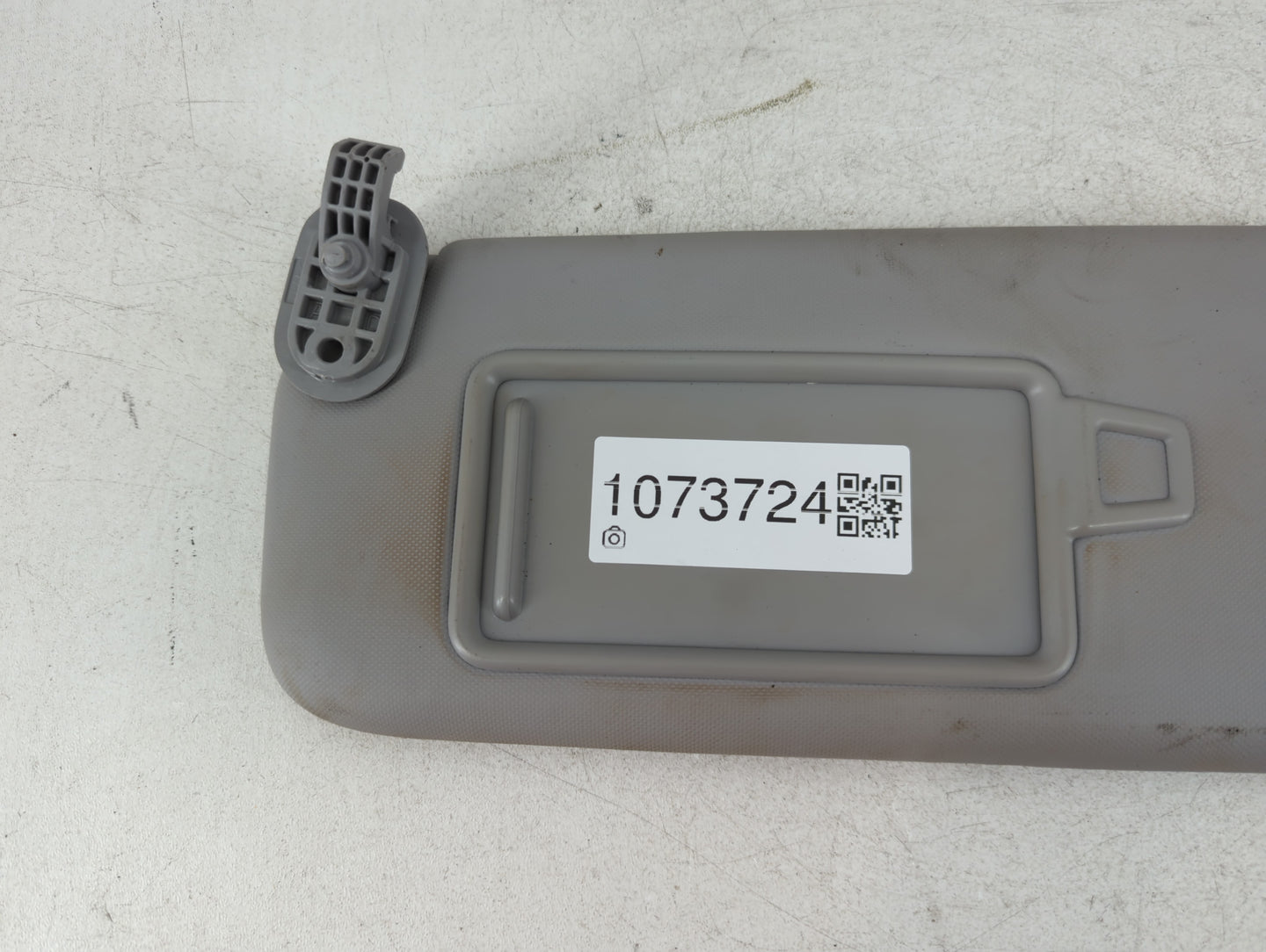 2017-2020 Hyundai Elantra Sun Visor Shade Replacement Driver Left Mirror Fits Fits 2017 2018 2019 2020 OEM Used Auto Parts - Oemusedautoparts1.com
