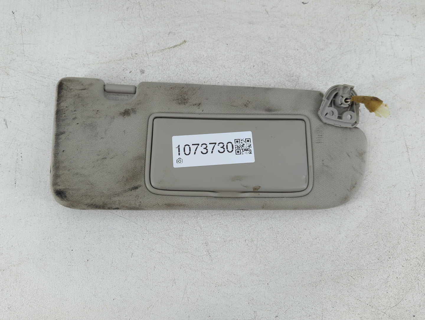 2014-2020 Infiniti Q50 Sun Visor Shade Replacement Passenger Right Mirror Fits Fits 2014 2015 2016 2017 2018 2019 2020 OEM Used Auto Parts - Oemusedautoparts1.com