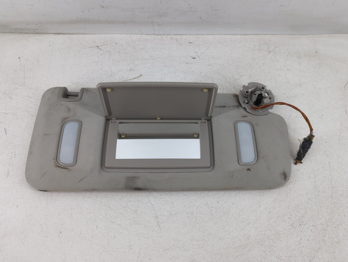 2010-2017 Chevrolet Equinox Sun Visor Shade Replacement Passenger Right Mirror Fits Fits 2010 2011 2012 2013 2014 2015 2016 2017 OEM Used Auto Parts