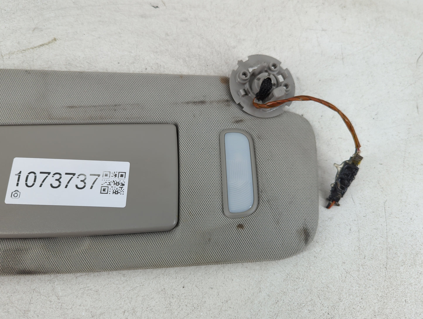 2010-2017 Chevrolet Equinox Sun Visor Shade Replacement Passenger Right Mirror Fits Fits 2010 2011 2012 2013 2014 2015 2016 2017 OEM Used Auto Parts