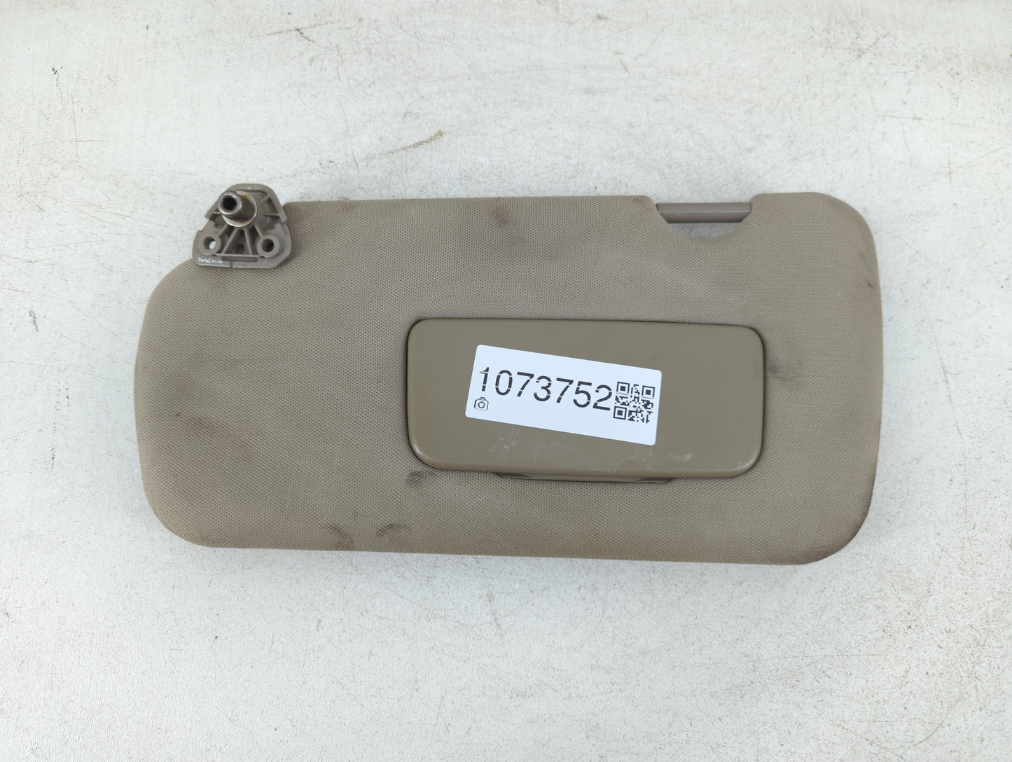 2005-2006 Nissan Altima Sun Visor Shade Replacement Driver Left Mirror Fits Fits 2005 2006 OEM Used Auto Parts - Oemusedautoparts1.com