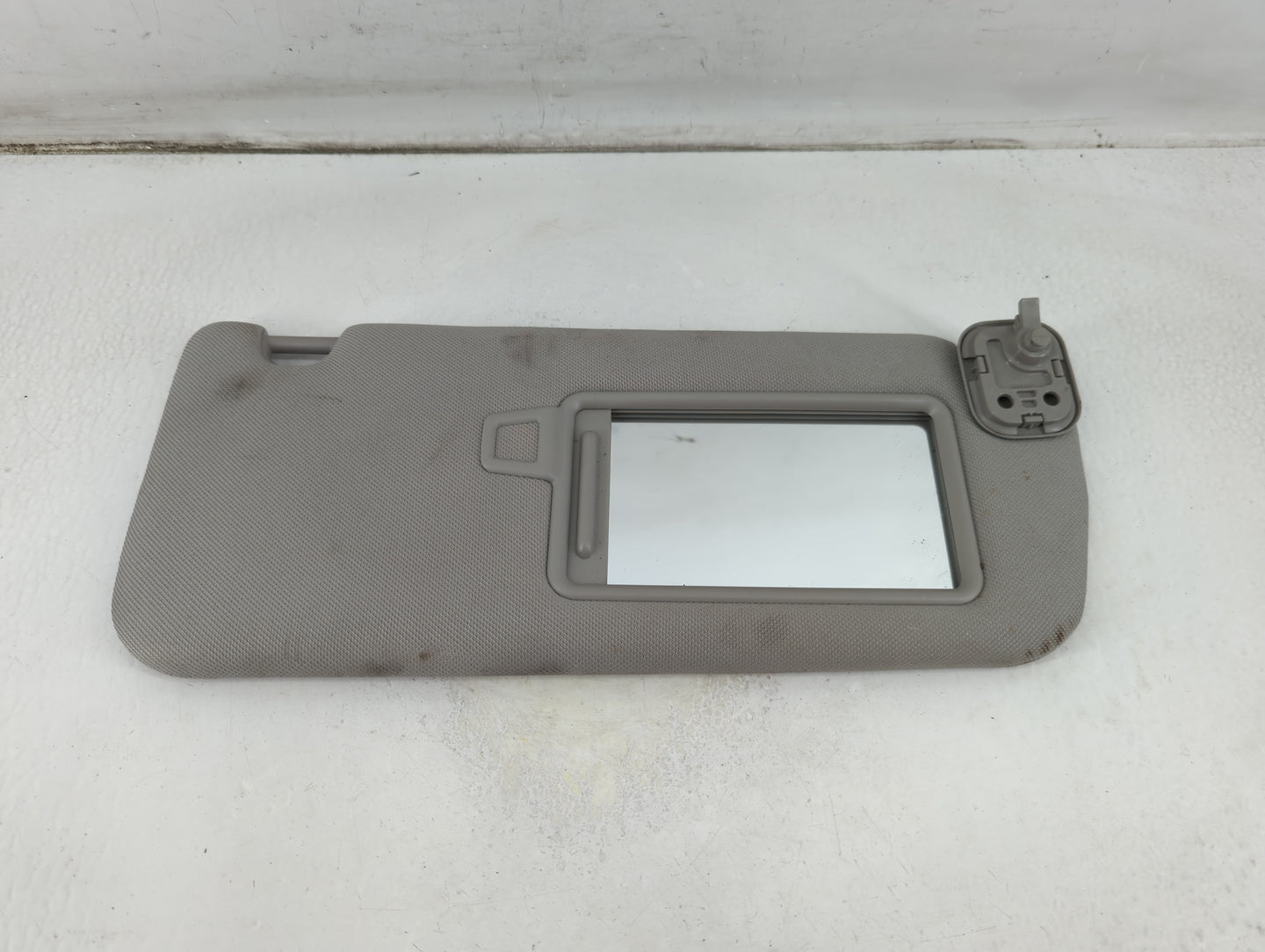 2019-2021 Hyundai Santa Fe Sun Visor Shade Replacement Passenger Right Mirror Fits Fits 2019 2020 2021 OEM Used Auto Parts - Oemusedautoparts1.com