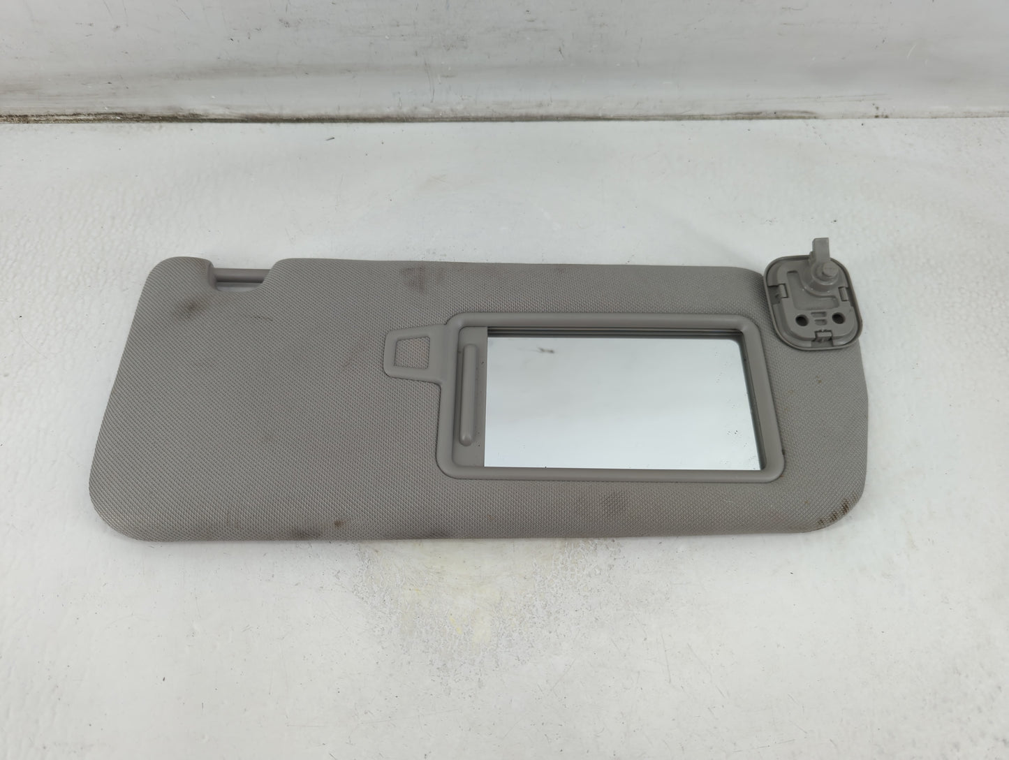 2019-2021 Hyundai Santa Fe Sun Visor Shade Replacement Passenger Right Mirror Fits Fits 2019 2020 2021 OEM Used Auto Parts - Oemusedautoparts1.com