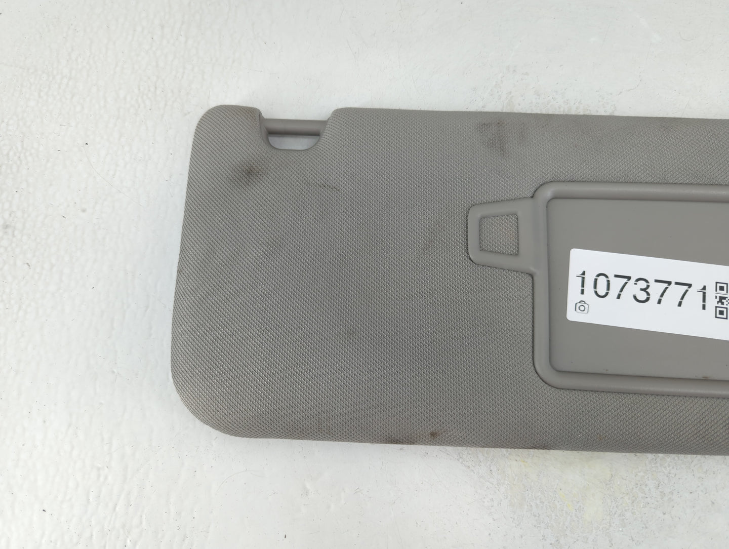2019-2021 Hyundai Santa Fe Sun Visor Shade Replacement Passenger Right Mirror Fits Fits 2019 2020 2021 OEM Used Auto Parts - Oemusedautoparts1.com