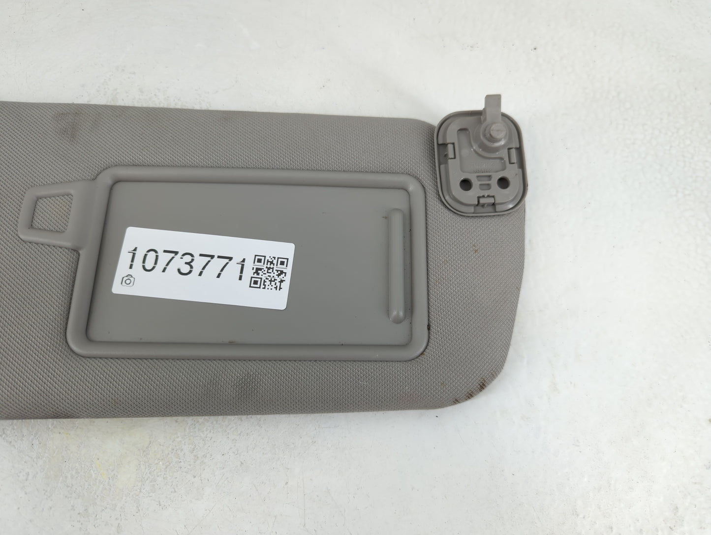2019-2021 Hyundai Santa Fe Sun Visor Shade Replacement Passenger Right Mirror Fits Fits 2019 2020 2021 OEM Used Auto Parts - Oemusedautoparts1.com