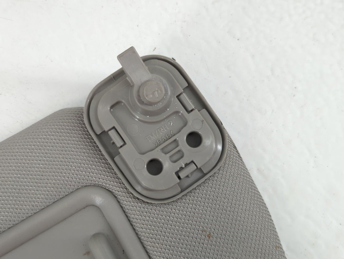 2019-2021 Hyundai Santa Fe Sun Visor Shade Replacement Passenger Right Mirror Fits Fits 2019 2020 2021 OEM Used Auto Parts - Oemusedautoparts1.com