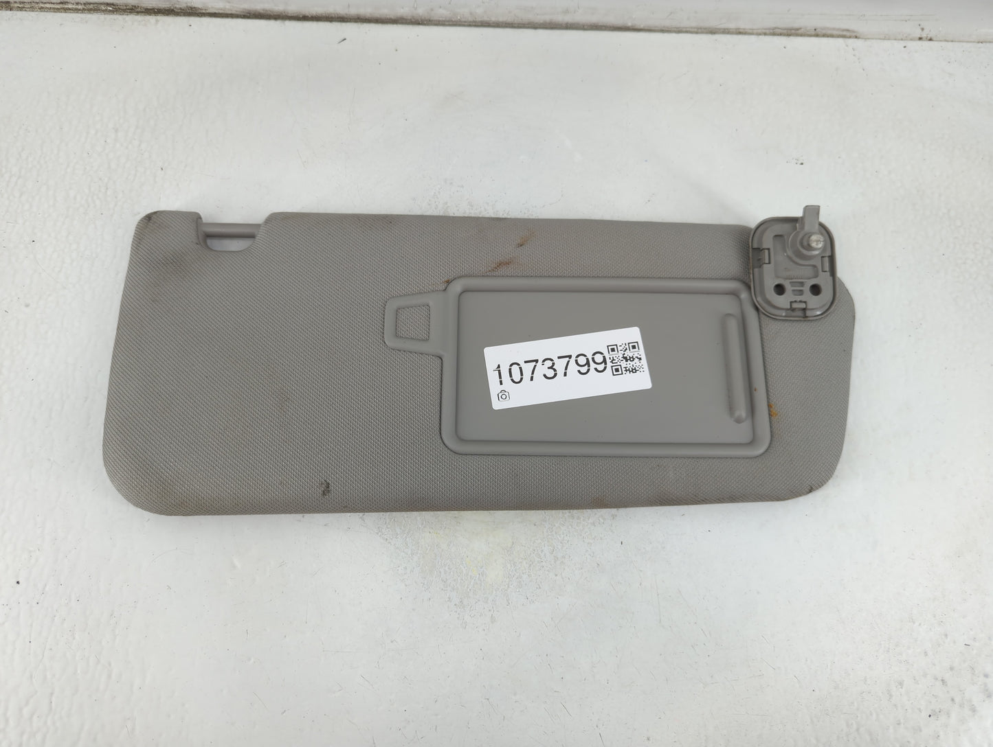2019-2021 Hyundai Santa Fe Sun Visor Shade Replacement Passenger Right Mirror Fits Fits 2019 2020 2021 OEM Used Auto Parts - Oemusedautoparts1.com