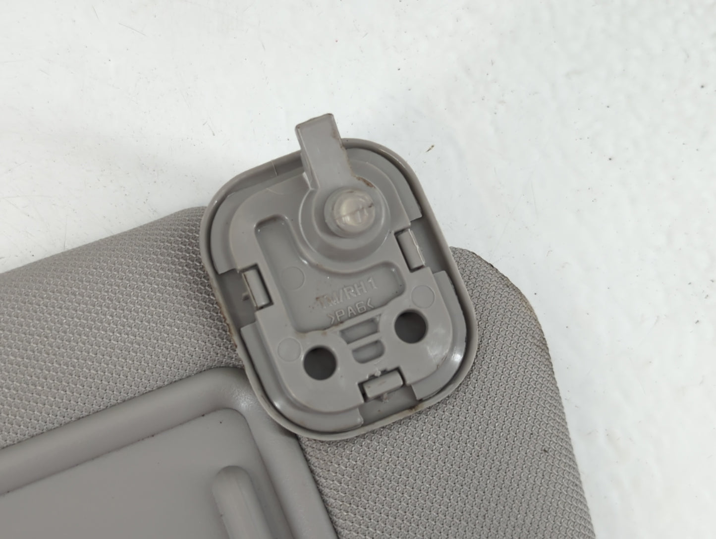 2019-2021 Hyundai Santa Fe Sun Visor Shade Replacement Passenger Right Mirror Fits Fits 2019 2020 2021 OEM Used Auto Parts - Oemusedautoparts1.com