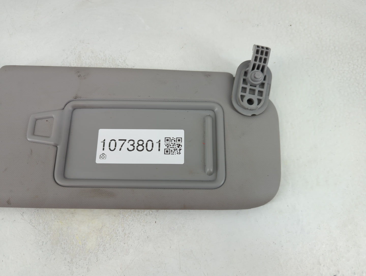 2017-2020 Hyundai Elantra Sun Visor Shade Replacement Passenger Right Mirror Fits Fits 2017 2018 2019 2020 OEM Used Auto Parts - Oemusedautoparts1.com
